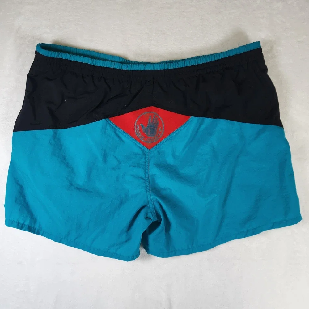 Body Glove dive into